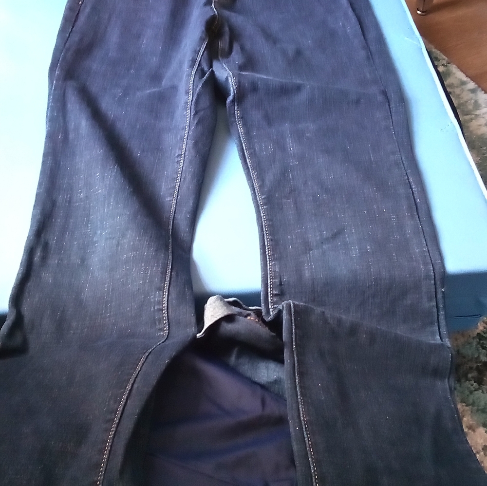 Levi's classic boot cut size 6